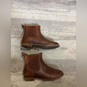 UGG brown Chelsea size 5